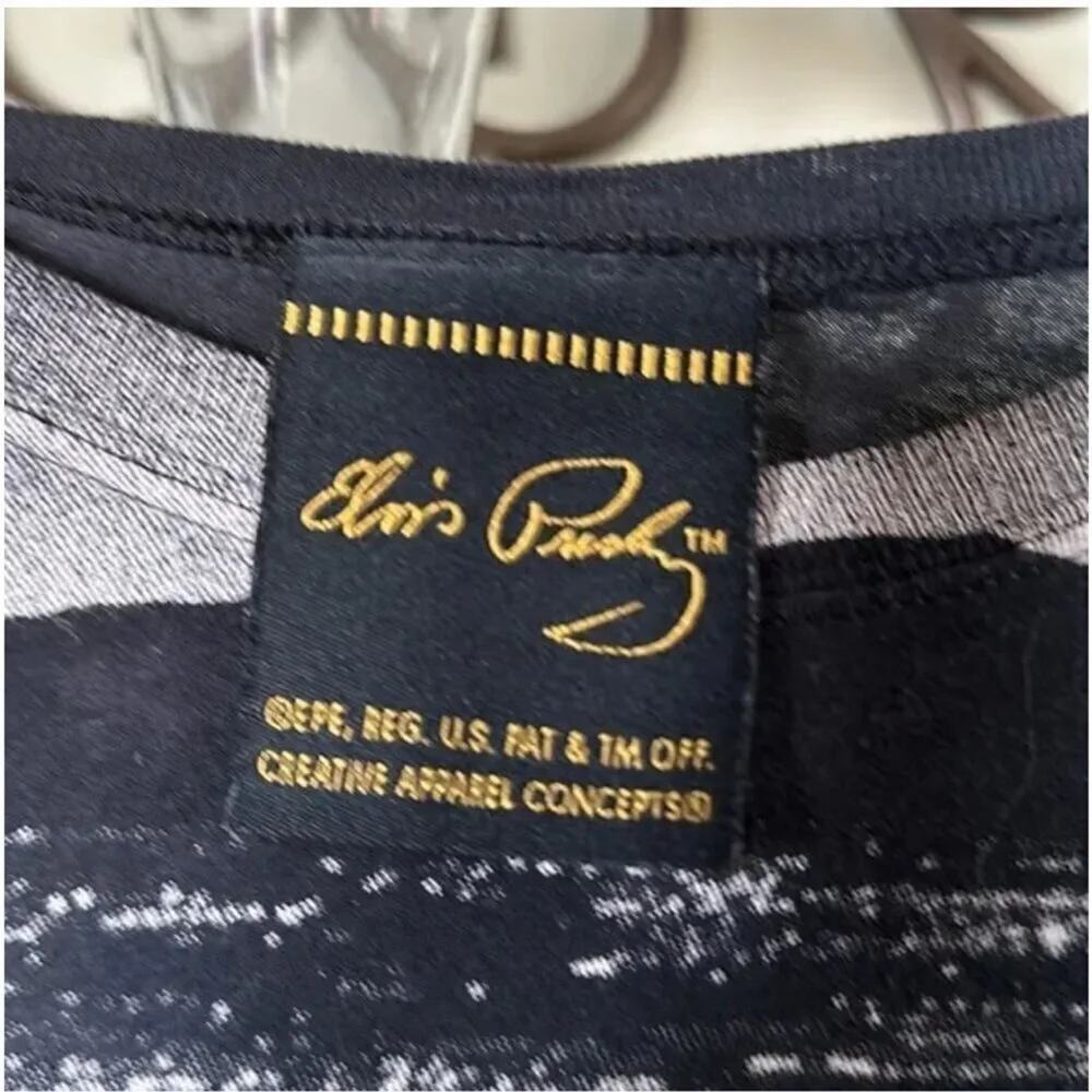 ELVIS PRESLEY Rhinestone Signature Las Vegas T-shirt, Size Large - Picture 4 of 5